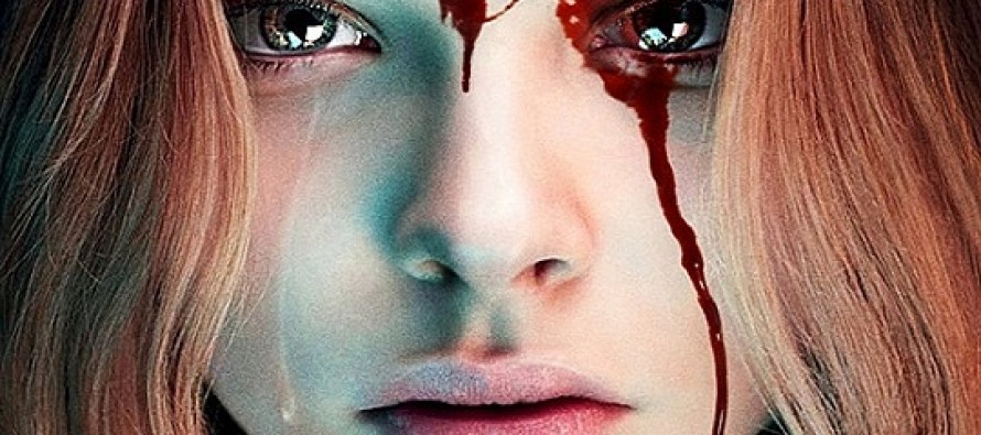 Carrie, A estranha | Chloe Moretz e Julianne Moore nas imagens inéditas do remake