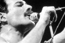 No ano em que Freddie Mercury completaria 70 anos, a coletânea “On Air” traz versões inéditas e entrevistas do Queen para a BBC
