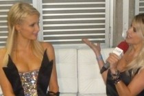 Karina Bacchi entrevista Paris Hilton