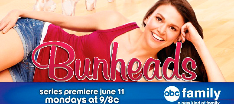 Bunheads | Elenco reunido no cartaz promocional para nova série dramática da ABC Family
