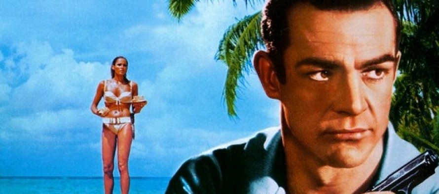 Cinema da Praia exibe “007 Contra o Satânico Dr. No” em telão montado nas areis de Copacabana