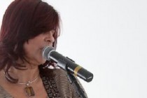 Telma Vieira se apresenta no Jaraguá Music