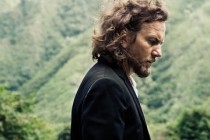Eddie Vedder, líder do Pearl Jam, faz três shows solo no Brasil