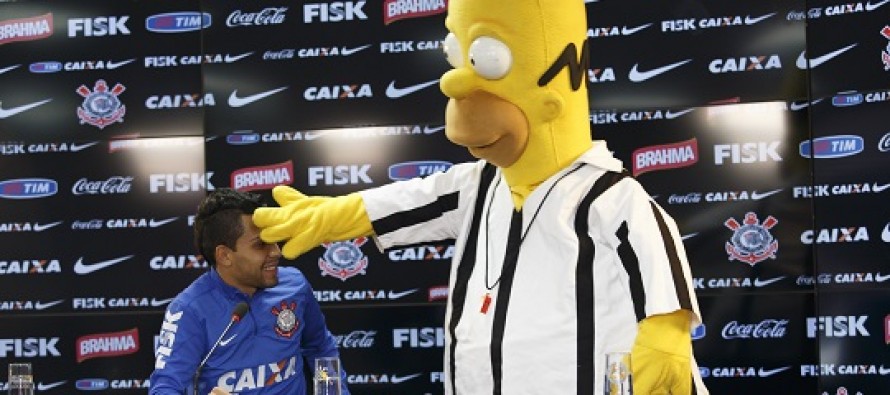 Homer Simpson é árbitro no Centro de Treinamento do Corinthians