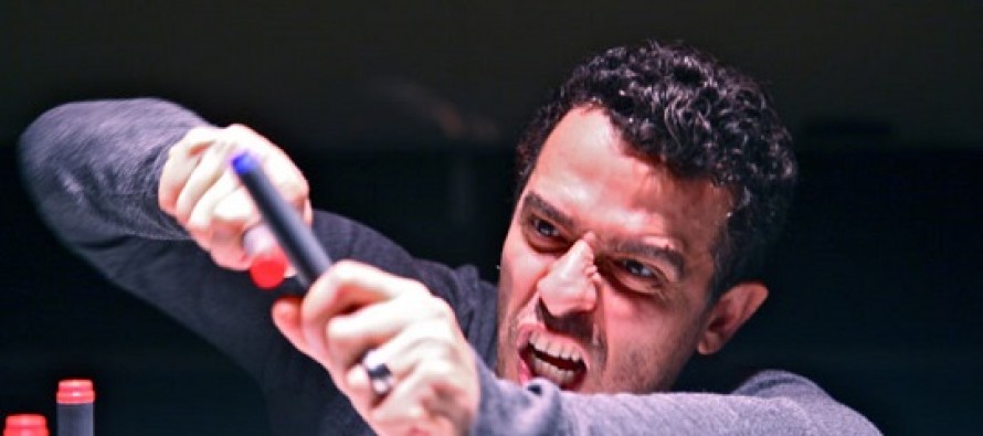 “Ricardo III”, espetáculo solo de Gustavo Gasparani, tem temporada prorrogada no Teatro Poeirinha