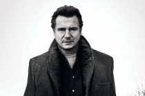 Liam Neeson no PÔSTER do thriller A WALK AMONG THE TOMBSTONES
