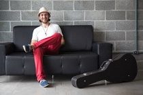 Música do cantor e compositor blumenauense John Mueller é selecionada para o 1º Festival da Canção de Artur Nogueira, em São Paulo