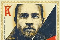 Charlie Hunnam vs Jude Law nos cartazes inéditos de ‘Rei Arthur – A Lenda da Espada’