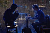 L Lawliet confronta Nat Wolff em cena inédita de ‘Death Note’