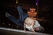 B-boy paulista disputa final do maior concurso de break dance do mundo