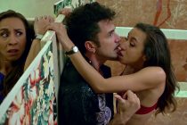 Latino e Thalita Carauta ficam de amassos em cena de ‘Duas de Mim’, em cartaz nos cinemas