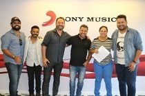 Dupla Diego & Arnaldo assina com a Sony Music